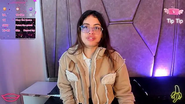 Snapshot of Isabela_Colins chatting on 10.02.25 Isabela Colins online show from 10.02.25