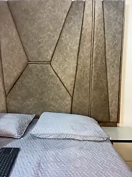 Snapshot of Isabela_Colins chatting on 11.04.25 Isabela Colins online show from 11.04.25