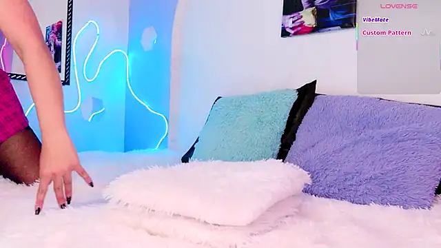 Snapshot of Dannyhot_ chatting on 10.06.25 Dannyhot online show from 10.06.25