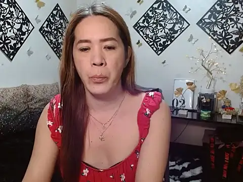 Snapshot of TheMISTRESSx69 chatting on 10.06.25 TheMISTRESSx69 online show from 10.06.25