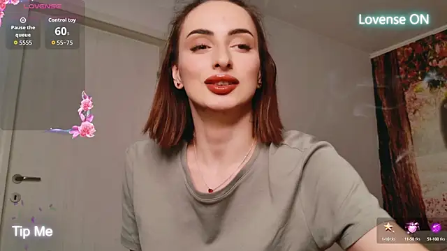 Snapshot of AuraPure chatting on 09.14.25 AuraPure online show from 09.14.25