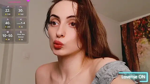 Snapshot of AuraPure chatting on 09.23.25 AuraPure online show from 09.23.25