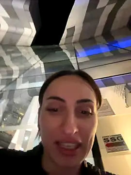 Snapshot of AuraPure chatting on 10.24.25 AuraPure online show from 10.24.25