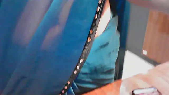 Snapshot of elize__ chatting on 10.29.25 elize   online show from 10.29.25