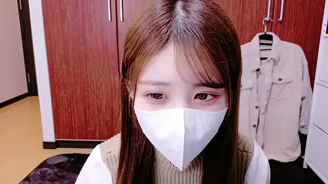 Snapshot of Ema_o0_chan chatting on 10.11.25 Ema o0 chan online show from 10.11.25