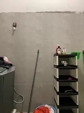 Snapshot of Handydila chatting on 10.25.25 Handydila online show from 10.25.25