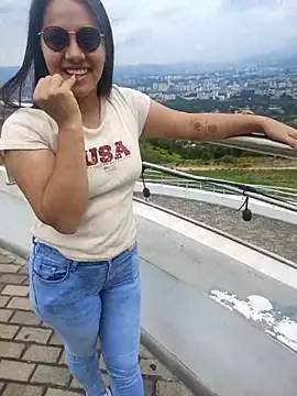 Snapshot of Dilan_and_Mia chatting on 10.08.25 Dilan and Mia online show from 10.08.25