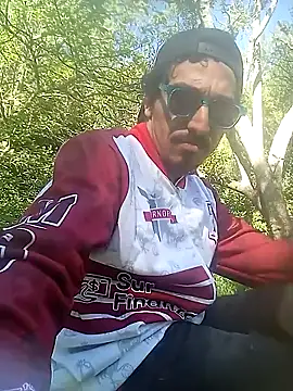 Snapshot of NOROM25 chatting on 10.14.25 NOROM25 online show from 10.14.25