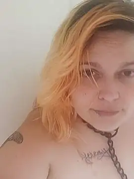 Snapshot of Jynxthefoxyfuck chatting on 09.18.25 Jynxthefoxyfuck online show from 09.18.25