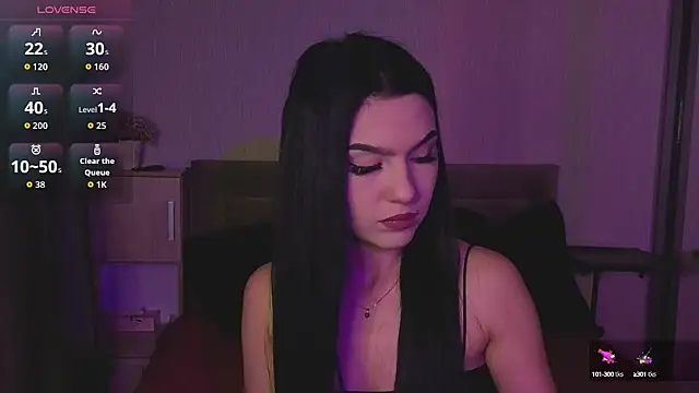 Snapshot of kara_liffe chatting on 10.14.25 kara liffe online show from 10.14.25