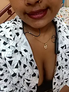 Snapshot of Naughty-Chaaya chatting on 11.05.25 Naughty-Chaaya online show from 11.05.25