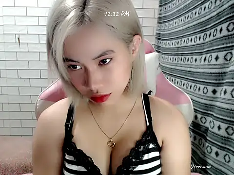 Snapshot of Rainea149 chatting on 10.06.25 Rainea149 online show from 10.06.25