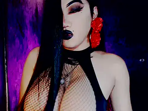 Snapshot of Mistress4fun chatting on 10.12.25 Mistress4fun online show from 10.12.25