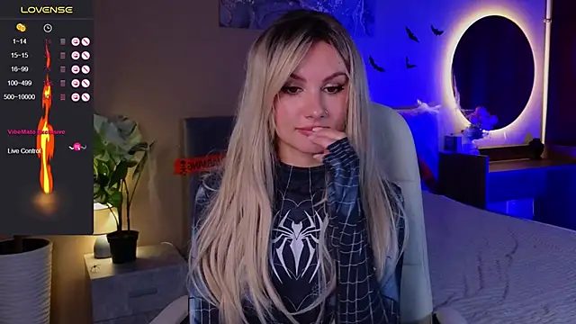 Snapshot of Ginger_Jessy_ chatting on 10.29.25 Ginger Jessy online show from 10.29.25