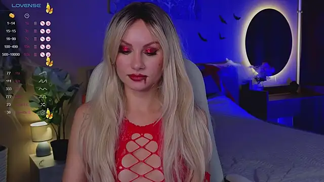 Snapshot of Ginger_Jessy_ chatting on 10.30.25 Ginger Jessy online show from 10.30.25