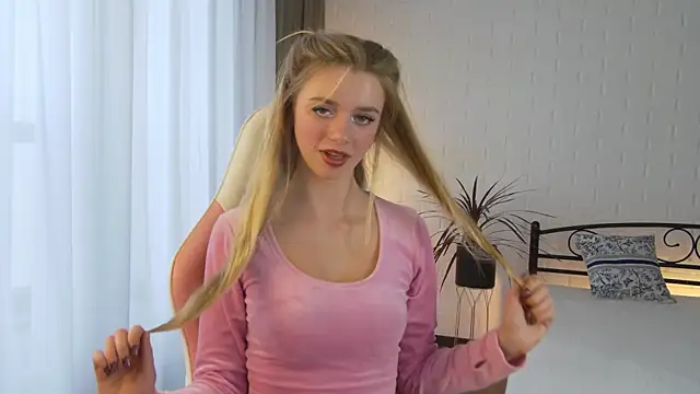 KelsiWest online show from 10.02.25
