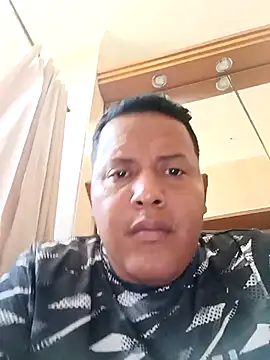 Snapshot of Moreno692389 chatting on 11.08.25 Moreno692389 online show from 11.08.25