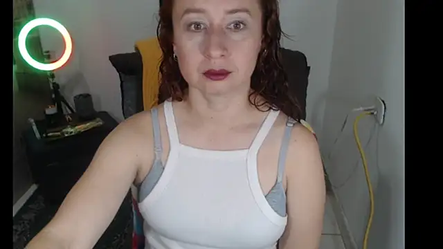 Snapshot of Milf_Valeria chatting on 10.07.25 Milf Valeria online show from 10.07.25