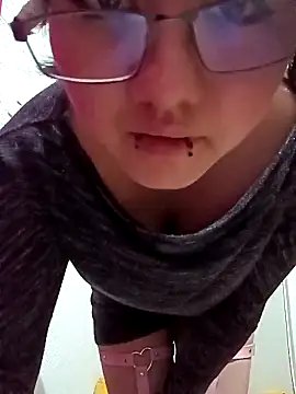 Snapshot of Ftm_Bunny chatting on 09.13.25 Ftm Bunny online show from 09.13.25