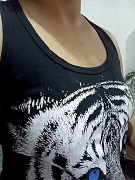 Snapshot of Ftm_Bunny chatting on 09.29.25 Ftm Bunny online show from 09.29.25