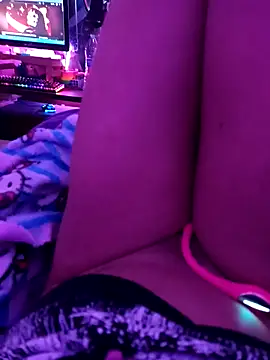 Snapshot of Ftm_Bunny chatting on 10.26.25 Ftm Bunny online show from 10.26.25