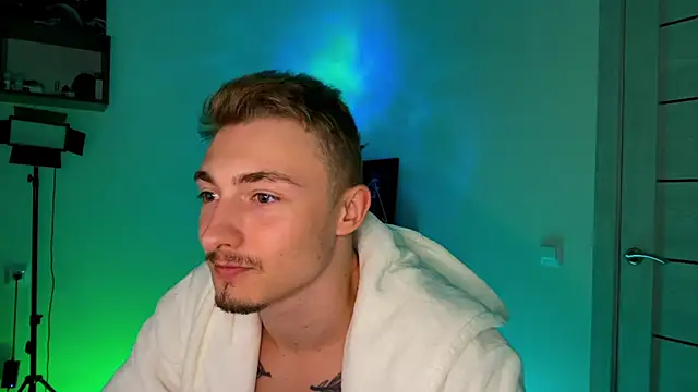 Snapshot of Artur__Skott chatting on 10.16.25 Artur Skott online show from 10.16.25