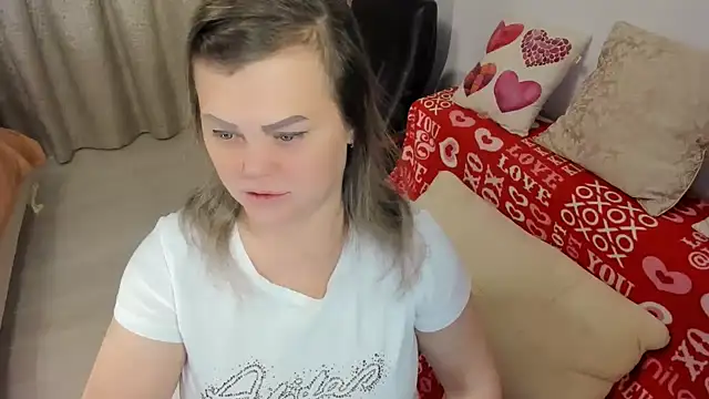 Snapshot of MildMature chatting on 12.11.24 MildMature online show from 12.11.24