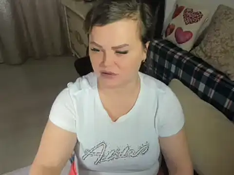 Snapshot of MildMature chatting on 12.29.24 MildMature online show from 12.29.24