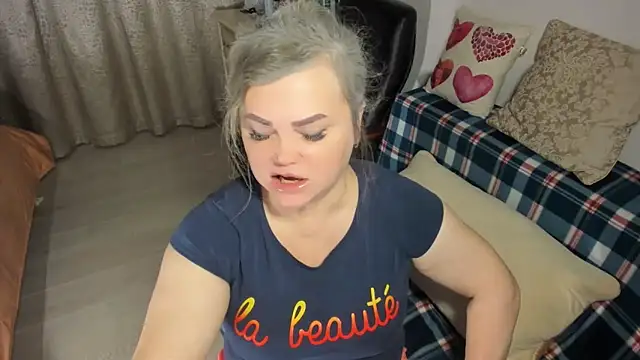 Snapshot of MildMature chatting on 01.11.25 MildMature online show from 01.11.25