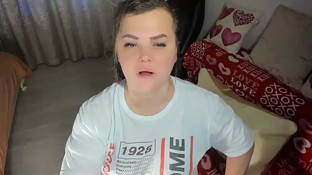 Snapshot of MildMature chatting on 01.18.25 MildMature online show from 01.18.25