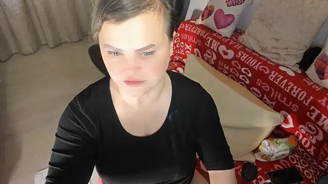 Snapshot of MildMature chatting on 02.05.25 MildMature online show from 02.05.25