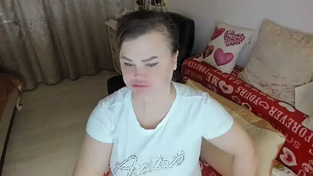 Snapshot of MildMature chatting on 02.14.25 MildMature online show from 02.14.25