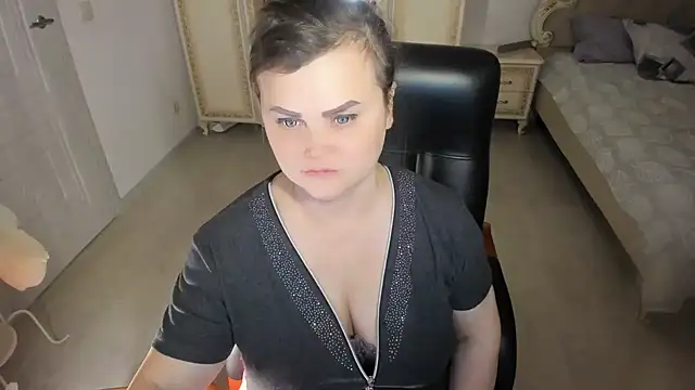 Snapshot of MildMature chatting on 03.07.25 MildMature online show from 03.07.25