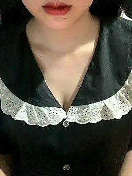 Snapshot of Linhtruong_ chatting on 10.20.25 Linhtruong  online show from 10.20.25