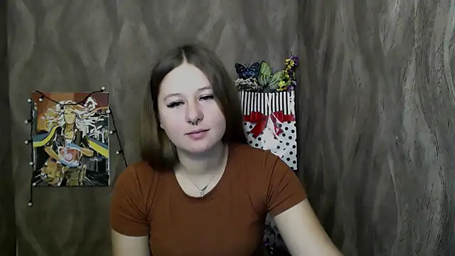 Snapshot of Linda_S_ chatting on 10.08.25 Linda S online show from 10.08.25