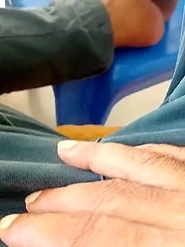 Snapshot of hackyourpussy@xh chatting on 11.05.25 hackyourpussyxh online show from 11.05.25