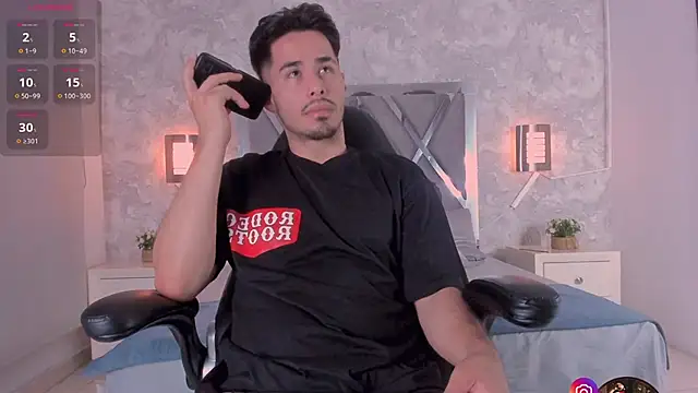 Snapshot of loghan_fox chatting on 09.09.25 loghan fox online show from 09.09.25