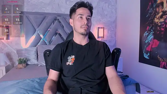 Snapshot of loghan_fox chatting on 09.14.25 loghan fox online show from 09.14.25