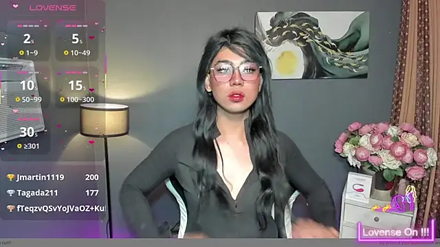 Snapshot of SexGoddess_Seraphina chatting on 10.19.25 SexGoddess Seraphina online show from 10.19.25