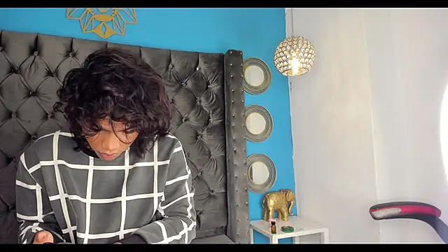 Snapshot of bxby_dolls chatting on 10.07.25 bxby dolls online show from 10.07.25