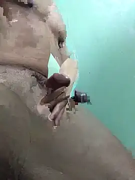 Snapshot of Huynh-duc-huy chatting on 10.15.25 Huynh-duc-huy online show from 10.15.25