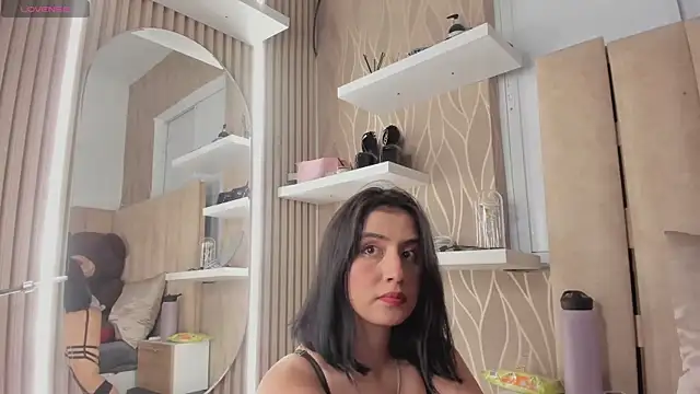 Snapshot of Melani_Rosse chatting on 10.26.25 Melani Rosse online show from 10.26.25