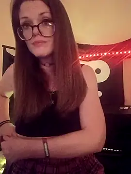 Snapshot of NovaVade chatting on 09.10.25 NovaVade online show from 09.10.25