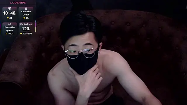 Snapshot of asiantwinkz chatting on 10.15.25 asiantwinkz online show from 10.15.25