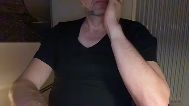 Snapshot of german9inch chatting on 03.14.25 german9inch online show from 03.14.25