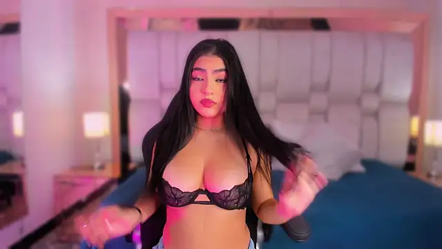 Snapshot of BelaCox_ chatting on 09.21.25 BelaCox  online show from 09.21.25