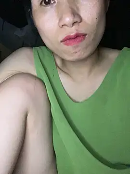 Snapshot of MinHiNi chatting on 09.16.25 MinHiNi online show from 09.16.25