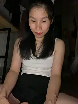 Snapshot of MinHiNi chatting on 10.05.25 MinHiNi online show from 10.05.25