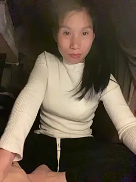 Snapshot of MinHiNi chatting on 11.03.25 MinHiNi online show from 11.03.25