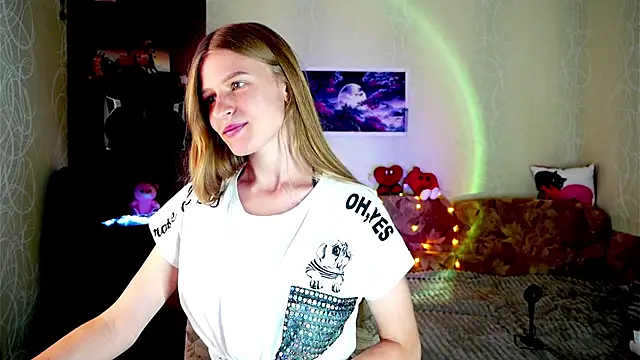 Snapshot of Luntryy chatting on 09.11.25 Luntryy online show from 09.11.25